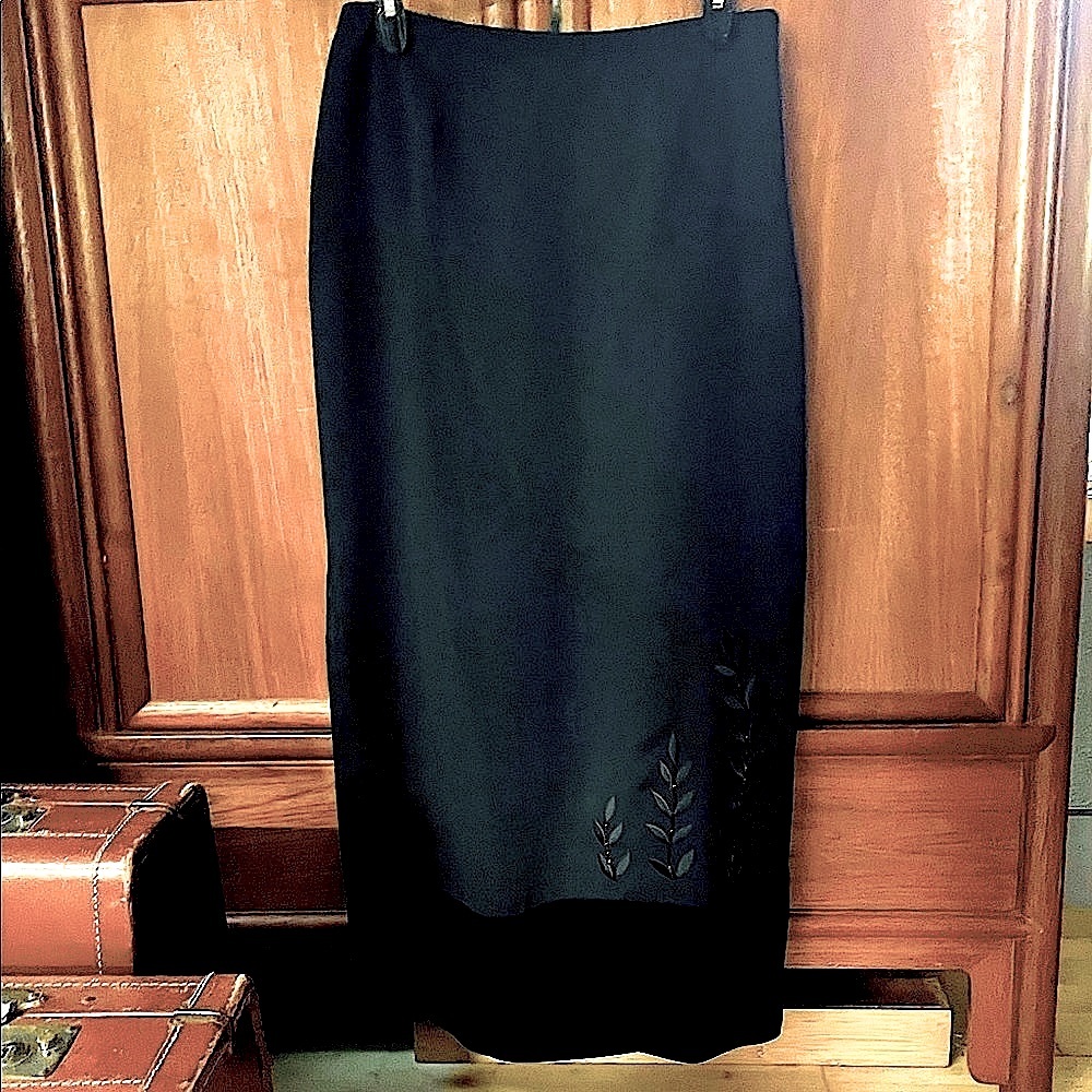 Ann Taylor NWT black full length skirt.